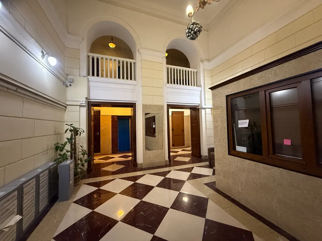 Квартира 1-комнатная квартира в сталинском доме с кроватью king size — Москва