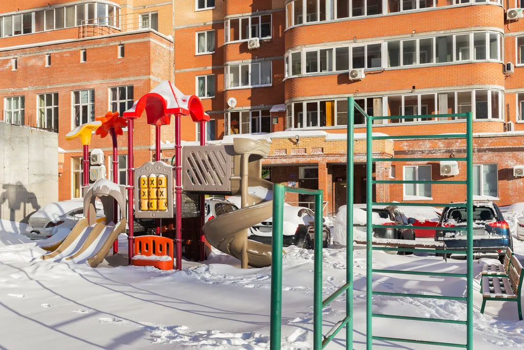Квартира Квартира Студия посуточно у Зоопарка | Новый дом | / Столик-колонка 3-в-1 — Новосибирск