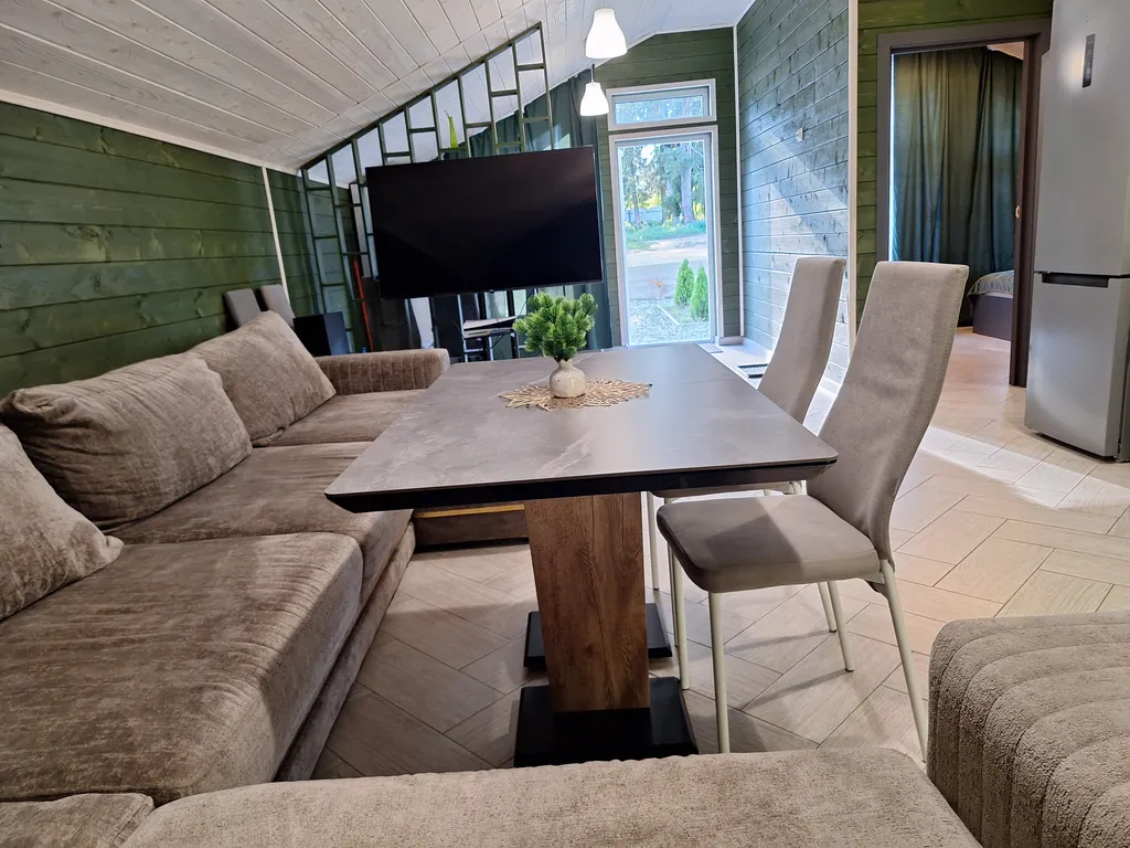 Уютный домик с верандой и видом на лес, посуточно.