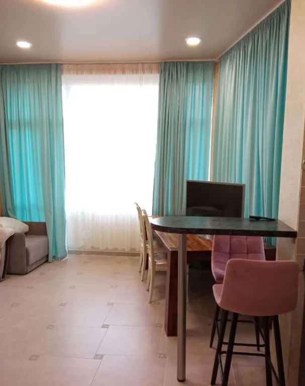 Квартира с балконом, Видом на водопад Учан-су и виноградники — аренда посуточно в Ялта