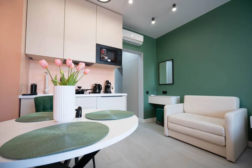 Апартаменты с видом на море и горы в доме бизнес класса