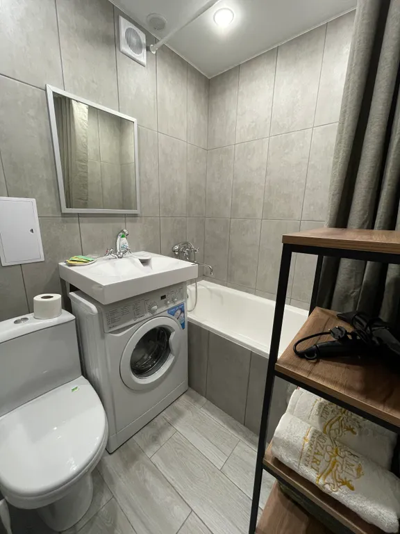 Компактная двушка в балконом и видом на сквер в районе АЭТЗ