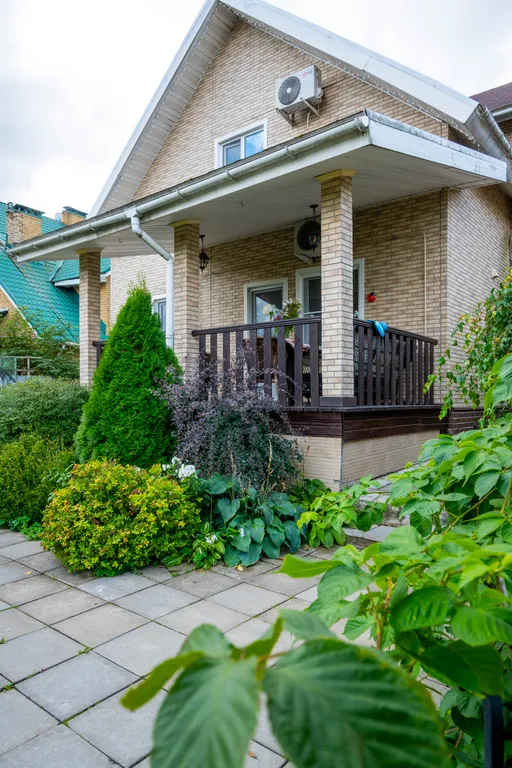 Коттедж на первой береговой линии с шикарным панорамным видом на озеро