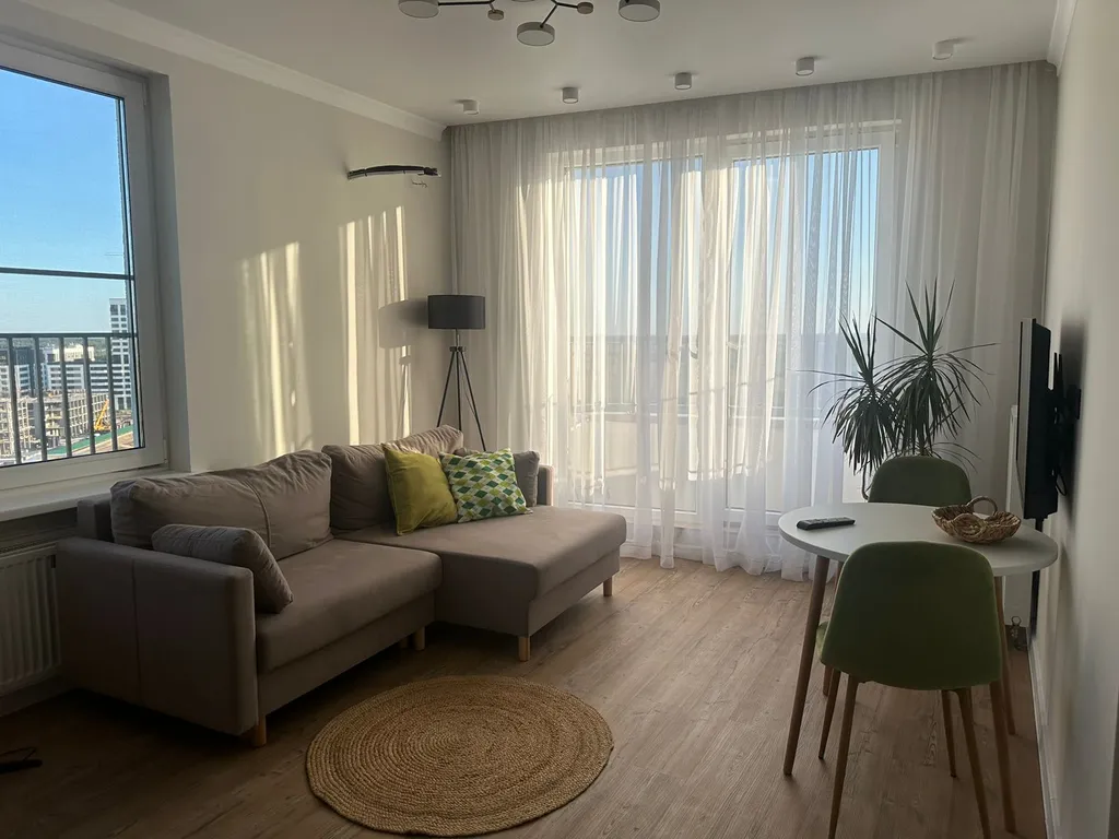 Стильная студия в доме комфорт класса с шикарным видом