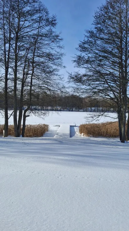 Современный дом на берегу озера в национальном парке Браславские озера
