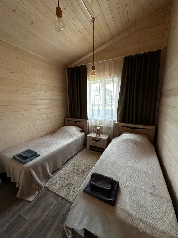 Уютный современный дом рядом с озером