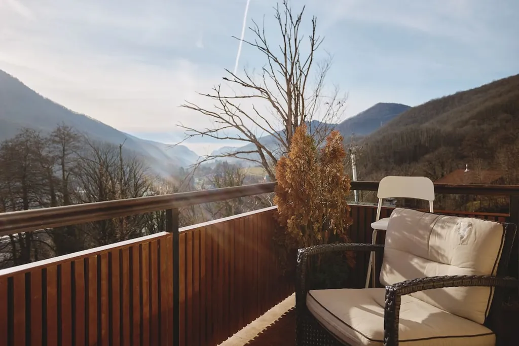 Апартамент райдера с видом на горы