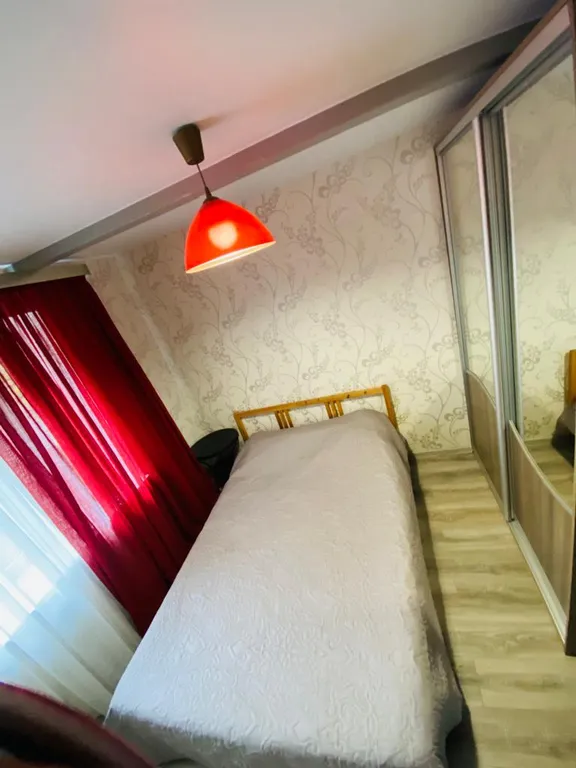 Дом в лесу у залива