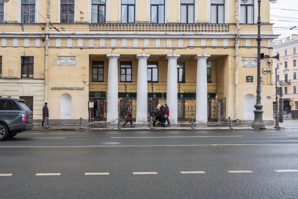Квартира Квартира Светлая евротрёшка с окнами на Невский — Санкт-Петербург
