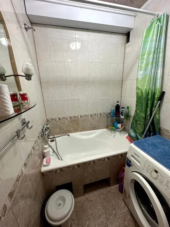 Квартира находится в центре посёлка Дубки