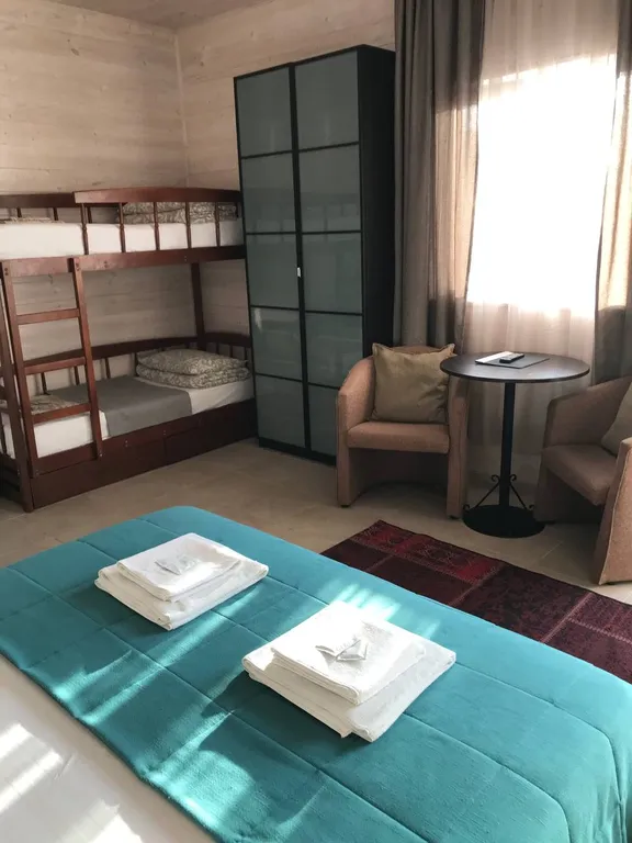 Семейный номер, с видом во двор