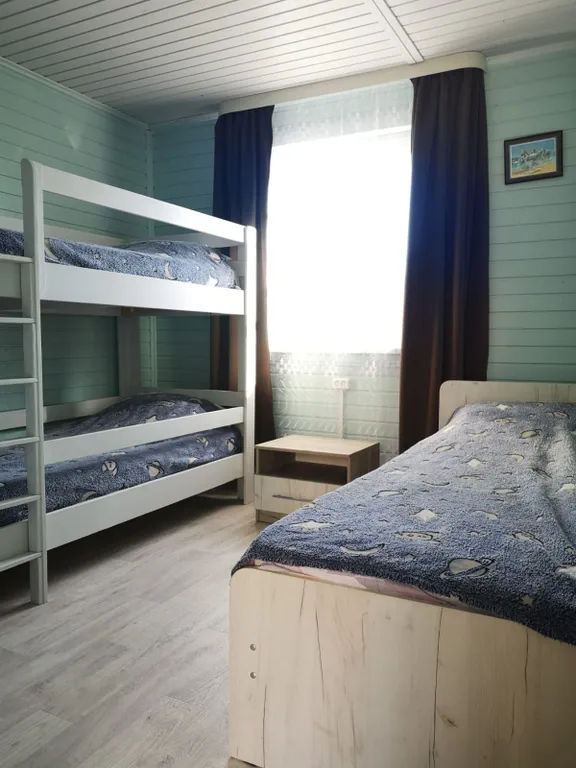 Сказочный домик у тёплого моря