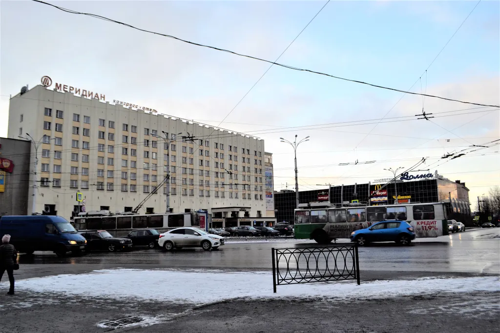 Просторная студийного плана двушка на Пяти Углах