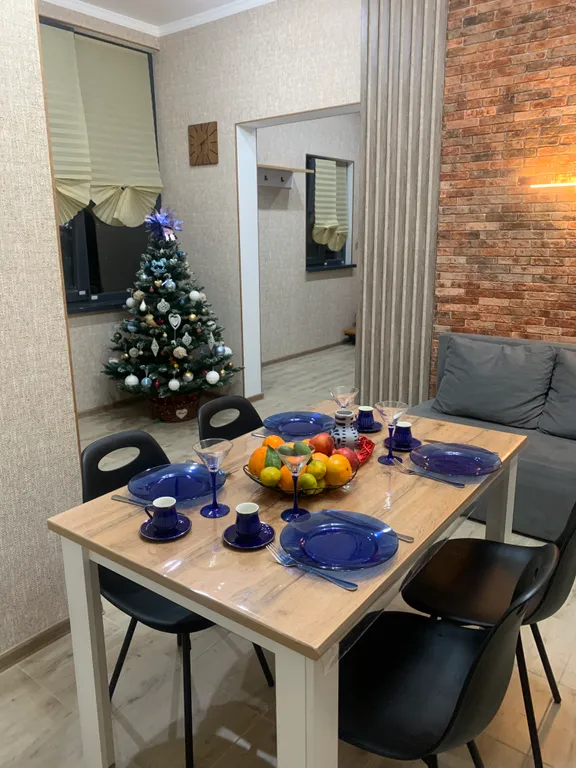 Комфортабельный дом с бассейном с видом на горы