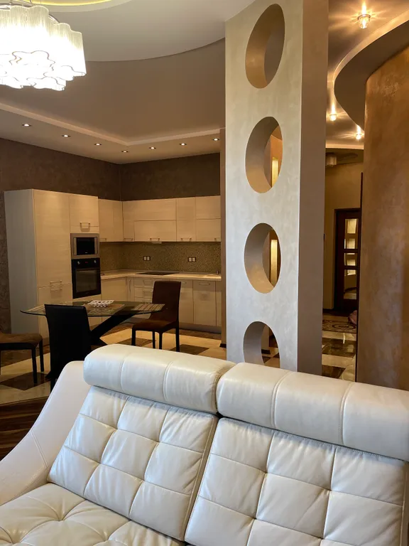 Элитная квартира с джакузи и прекрасным видом на город в самом центре