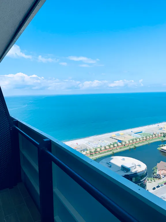 Студия с панорамным видом на море и поющие фонтаны