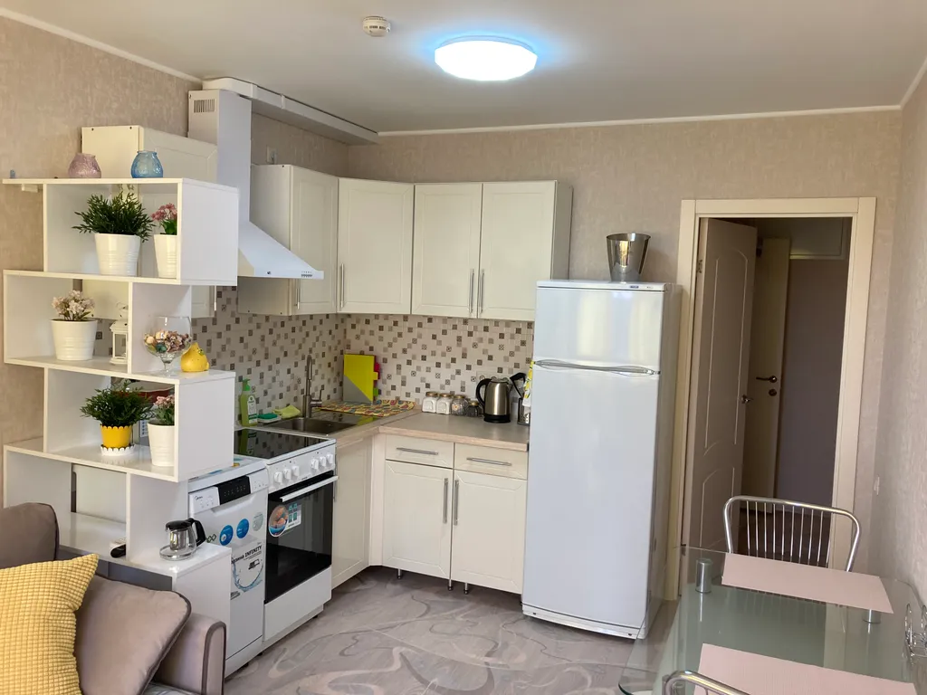 Квартира Светлые просторные апартаменты с уютной спальней — Сириус