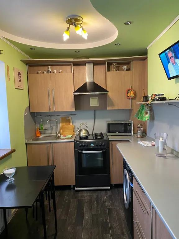 Уютный дом с прудом