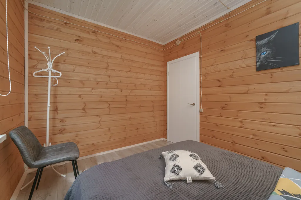 Новый коттедж для отдыха у реки с бассейном и баней