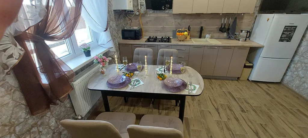 Светлый 2-комнатный дом в лучшем районе города Бахчисарай