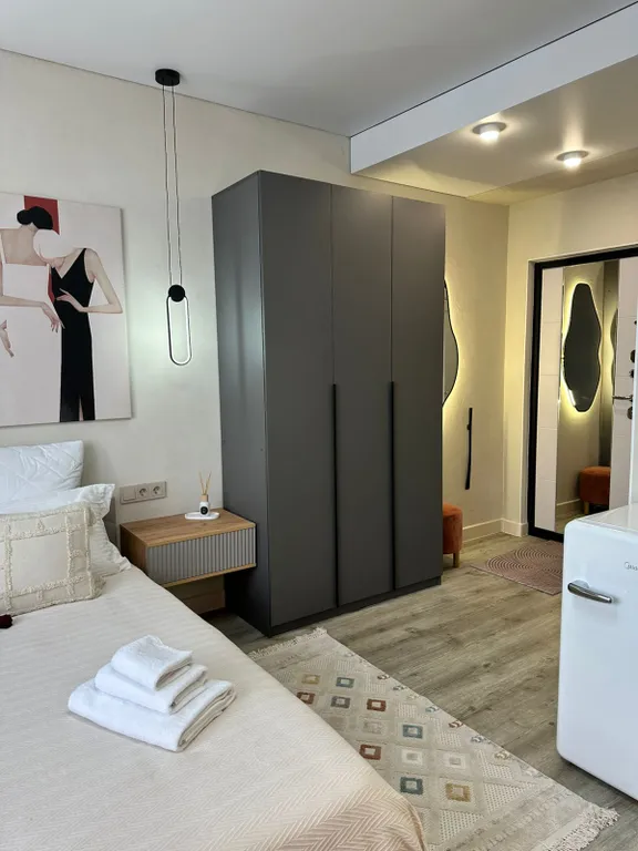 Квартира Дизайнерская студия в центре города Екатеринбурга — аренда посуточно в Екатеринбург