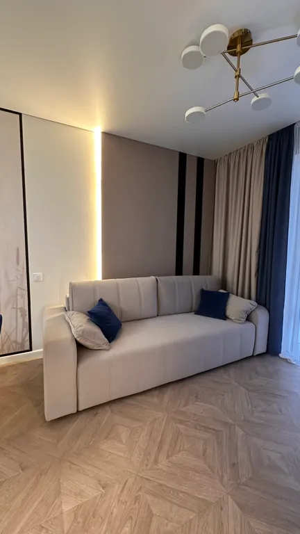 Апартаменты с видом на озеро в элитном районе