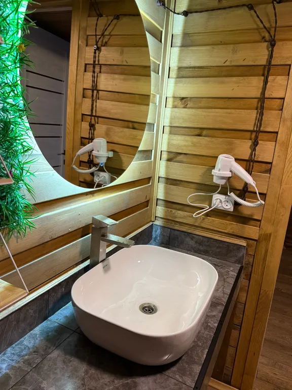 Уютное место для отдыха с красивым видом