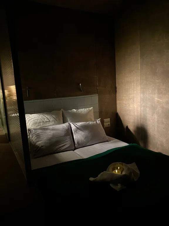 Коттедж Кемпинг на конюшне. Домик с видом на лошадей — Стеклянный