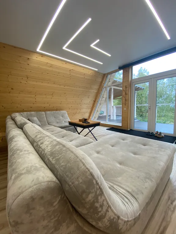 Дом с чаном и видом на реку в стиле A-Frame