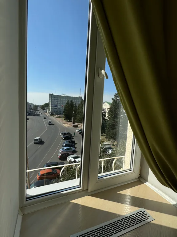 Большая 3-комнатная квартира в самом центре на площади