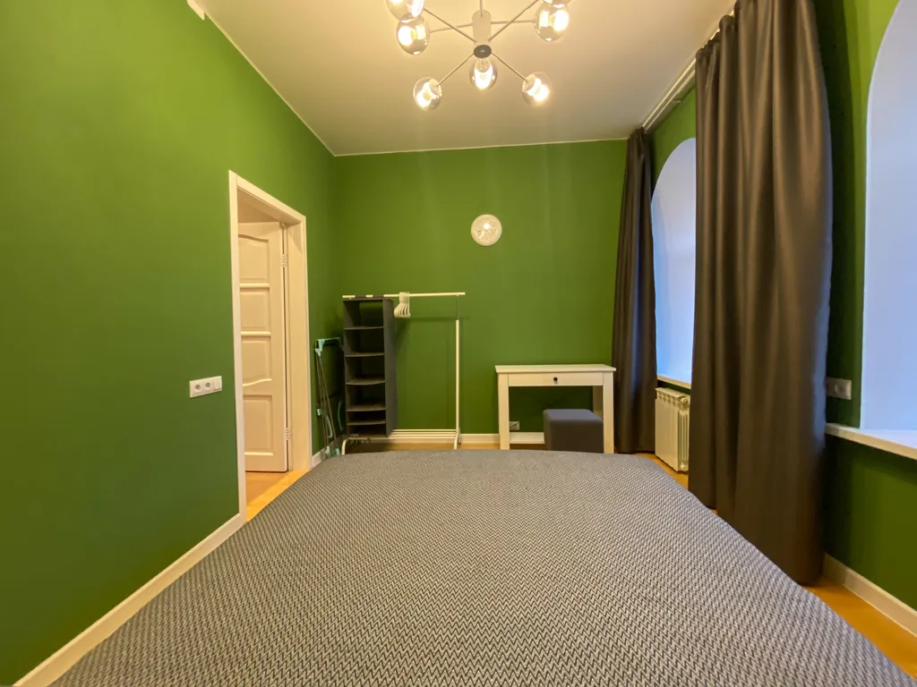 Квартира с отдельной спальней в центре