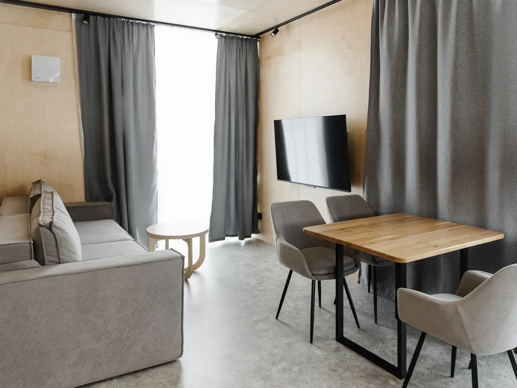 Коттедж «Хибины» с видом на горы и просторной верандой