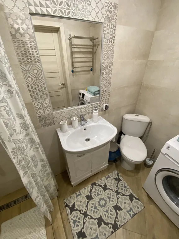 Двухуровневые апартаменты у озера и моря