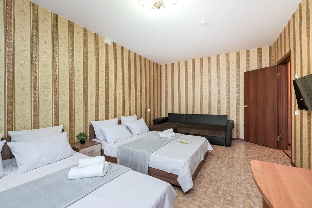 Квартира Уютная квартира для большой семьи рядом с СК Заря и МНТК им. Федорова — Новосибирск