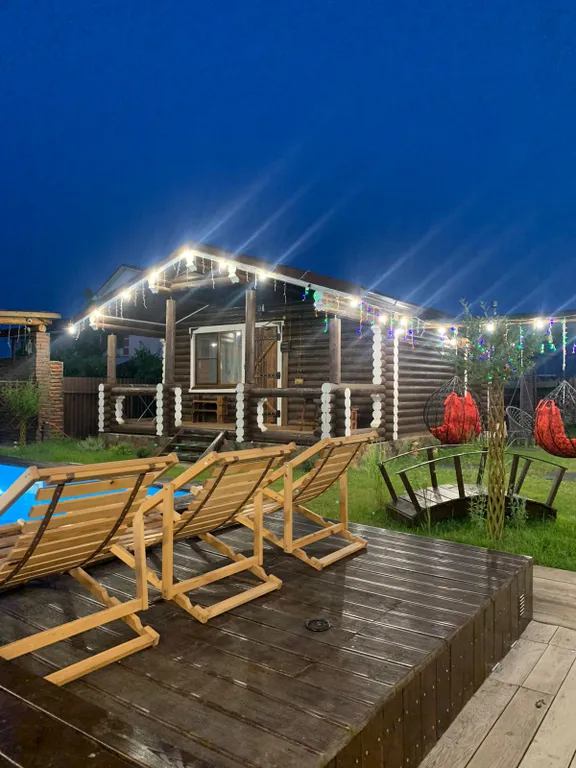 Сруб большой второй этаж с балконом и видом на бассейн