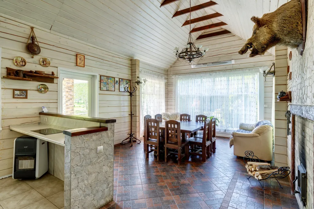 Дом с баней на лесной опушке