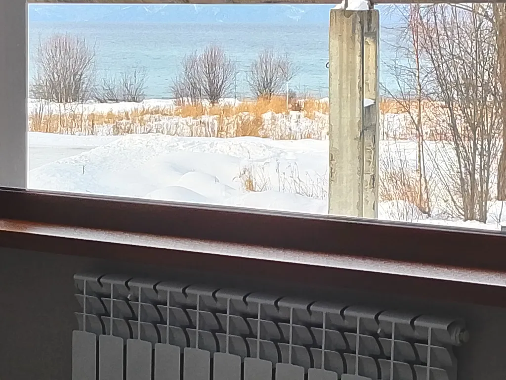 Домик с видом на озеро