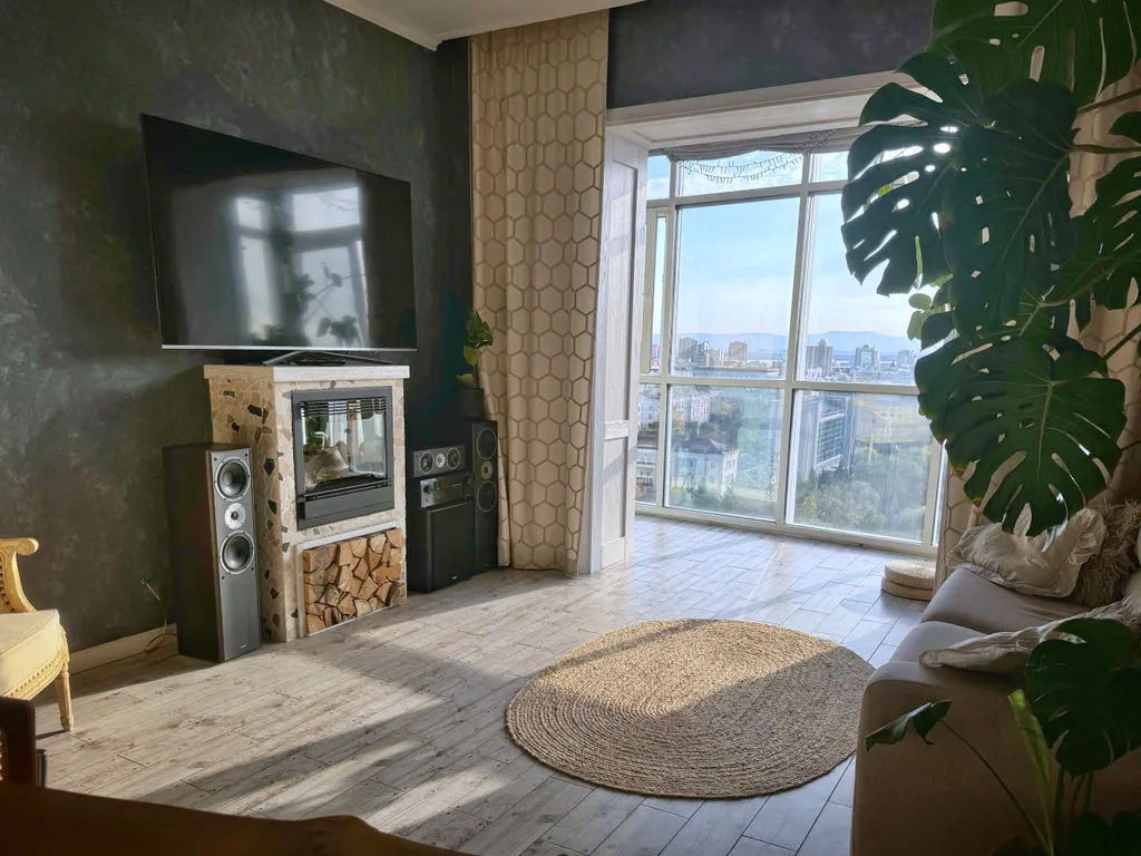 Видовая квартира c камином