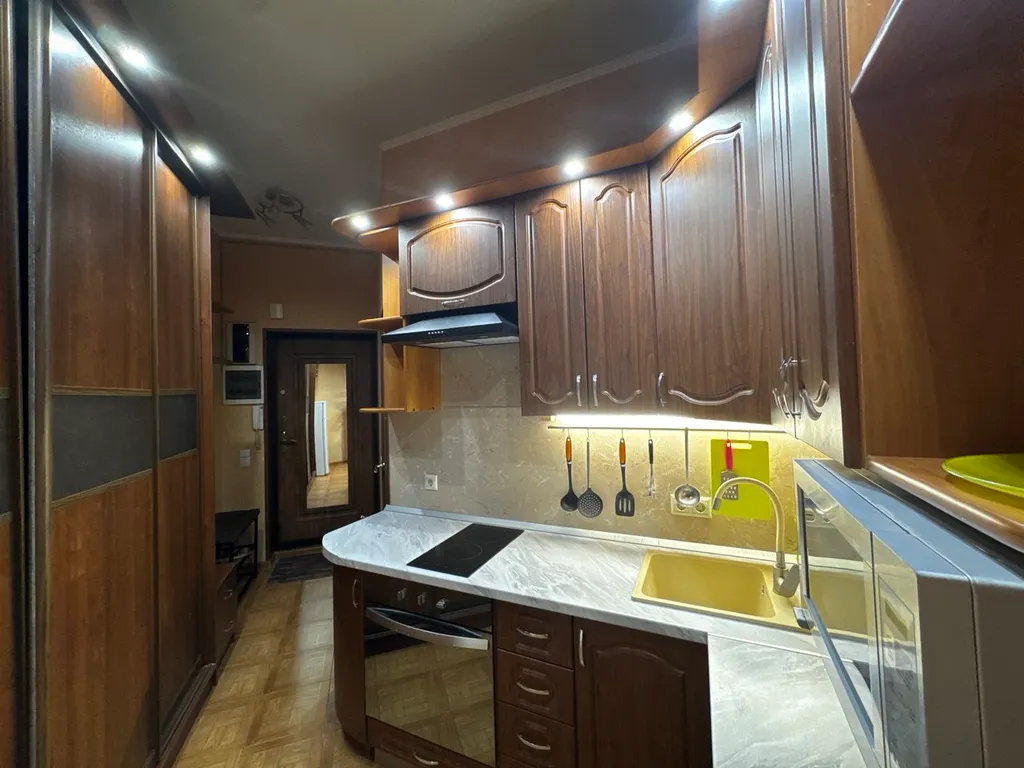 Стильная двухкомнатная квартира в центре города, рядом дворец спорта