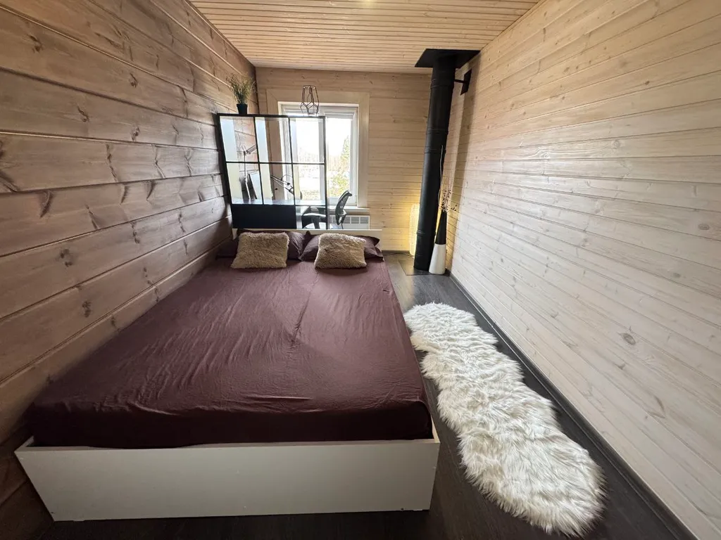 Дом с прудом