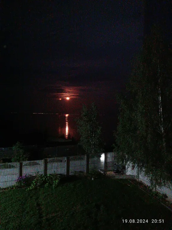 Уютный дом с видом на реку