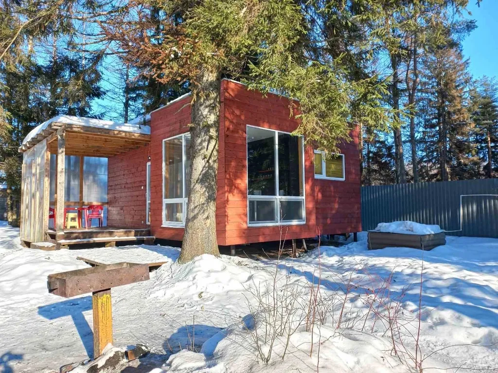 Домик на берегу реки Шексна