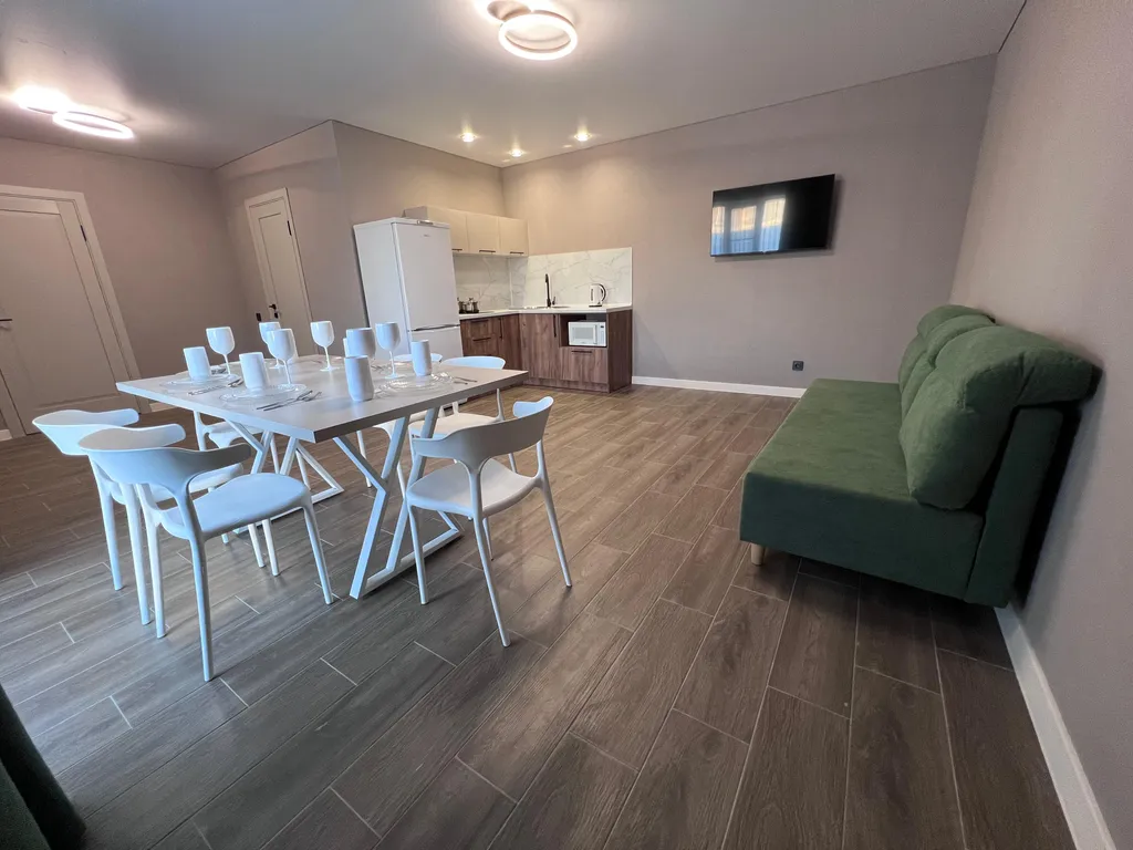 Дом с бассейном