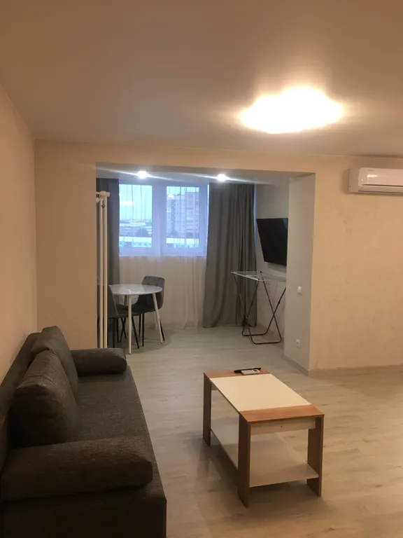 Однокомнатная, большая студия, новая, теплая,  уютная