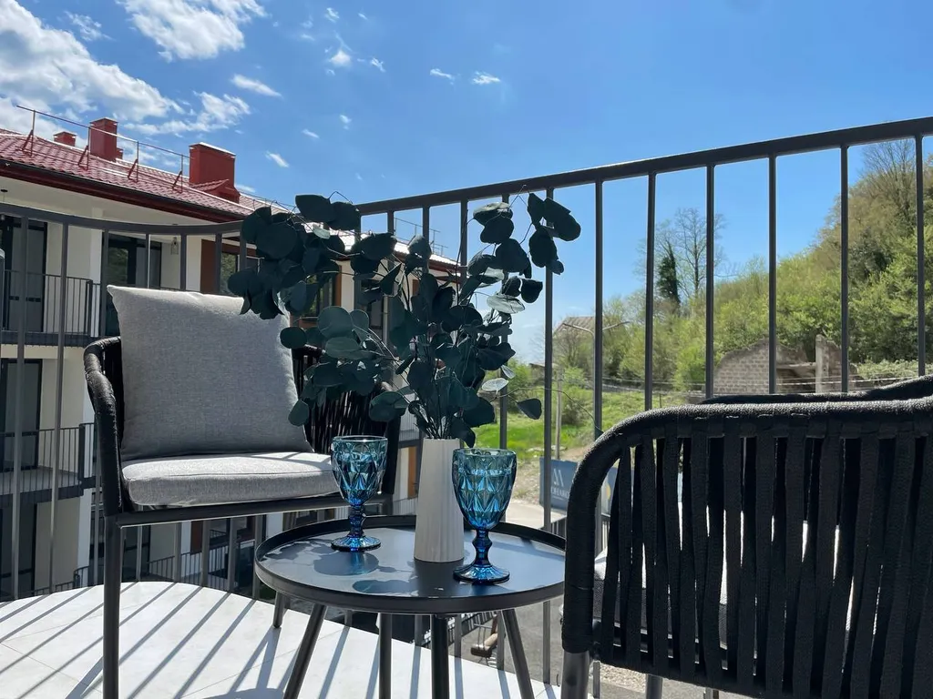 Апартаменты для двоих с большим балконом