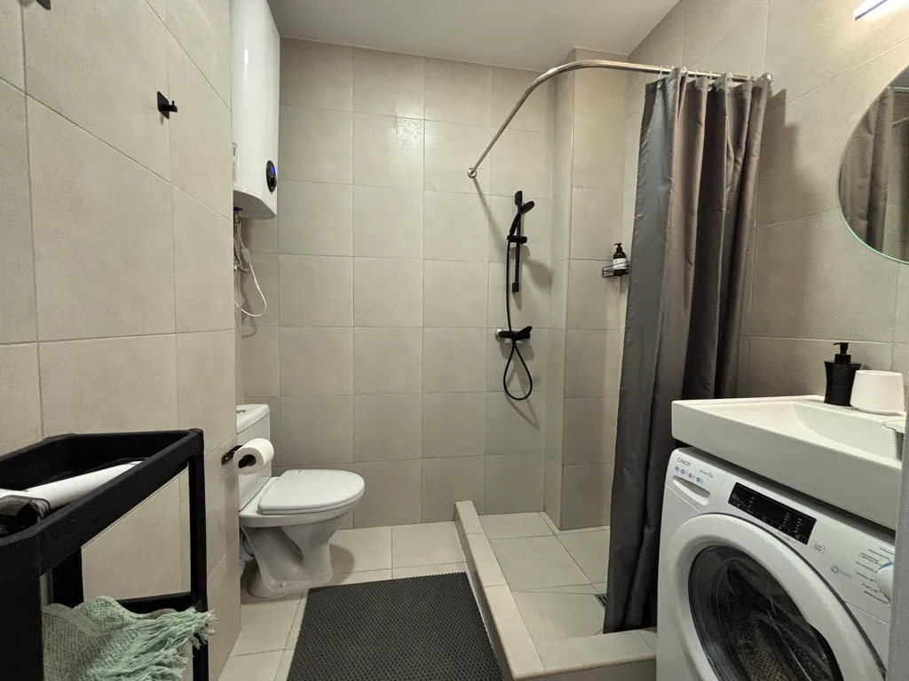 Студия рядом с песочным пляжем и бассейном