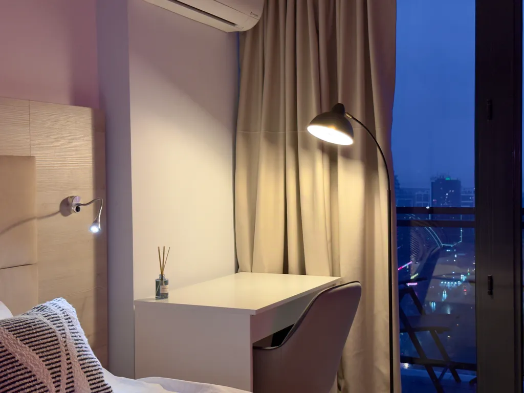 Солнечная студия на берегу моря