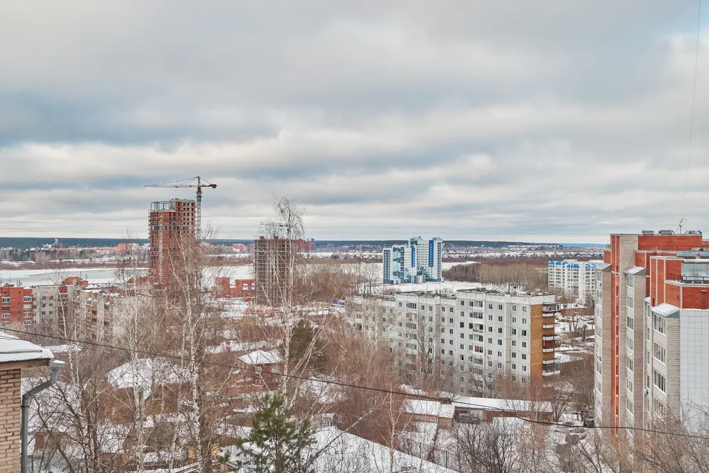 Светлая студия у НИИ Онкологии и Лагерного сада