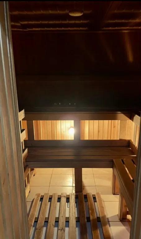 Большой дом с сауной на берегу реки Тулома с собственной территорией