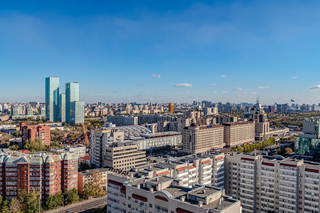 Уютная однокомнатная с видом на город возле набережной в Астане